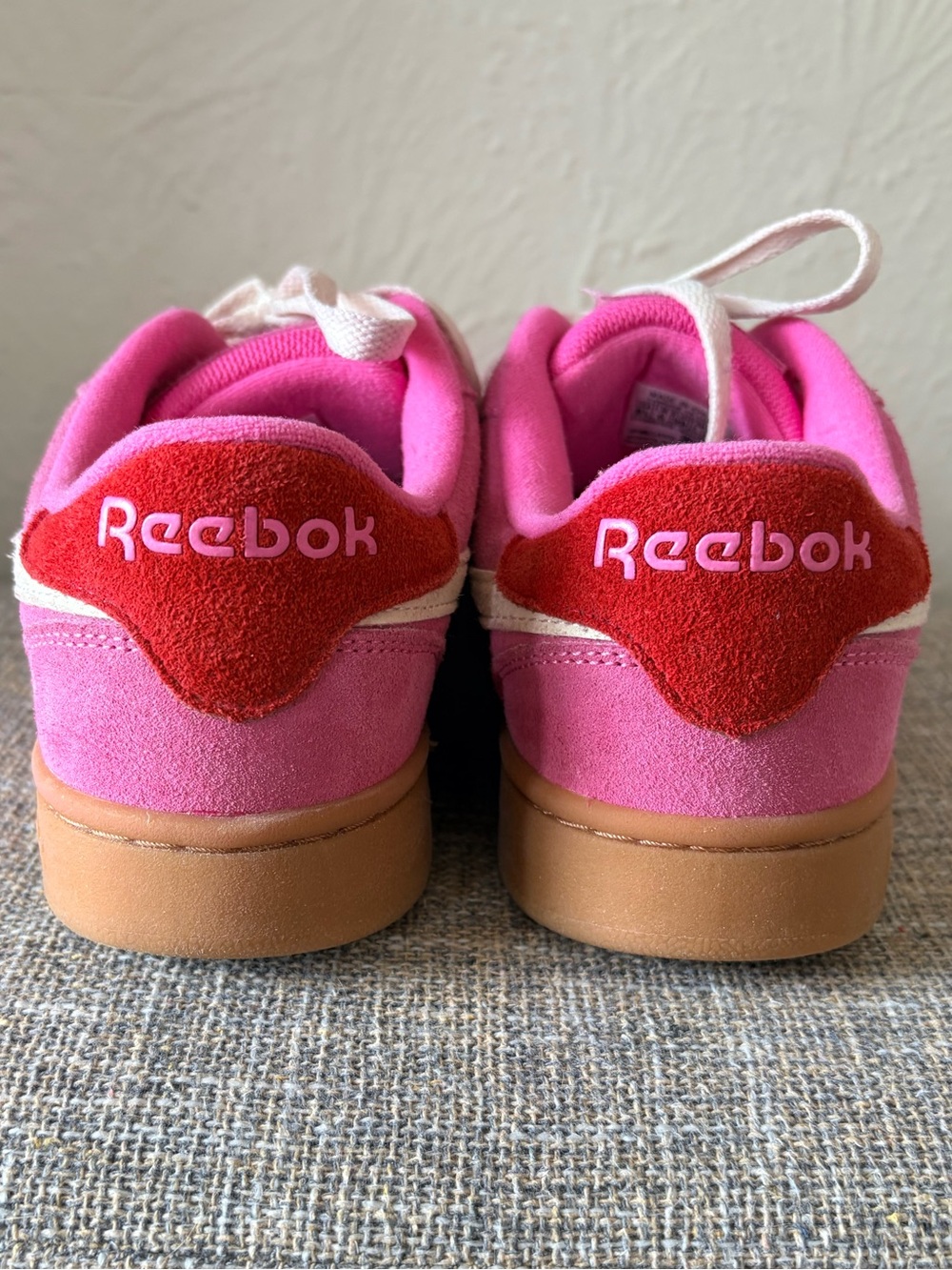 Pink Reeboks!  Size 8.5. - Picture 5 of 14